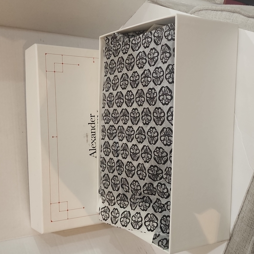 Authentic Alexander McQueen Oversized Spray Flocking Sneakers Men size 8 - Picture 10 of 13